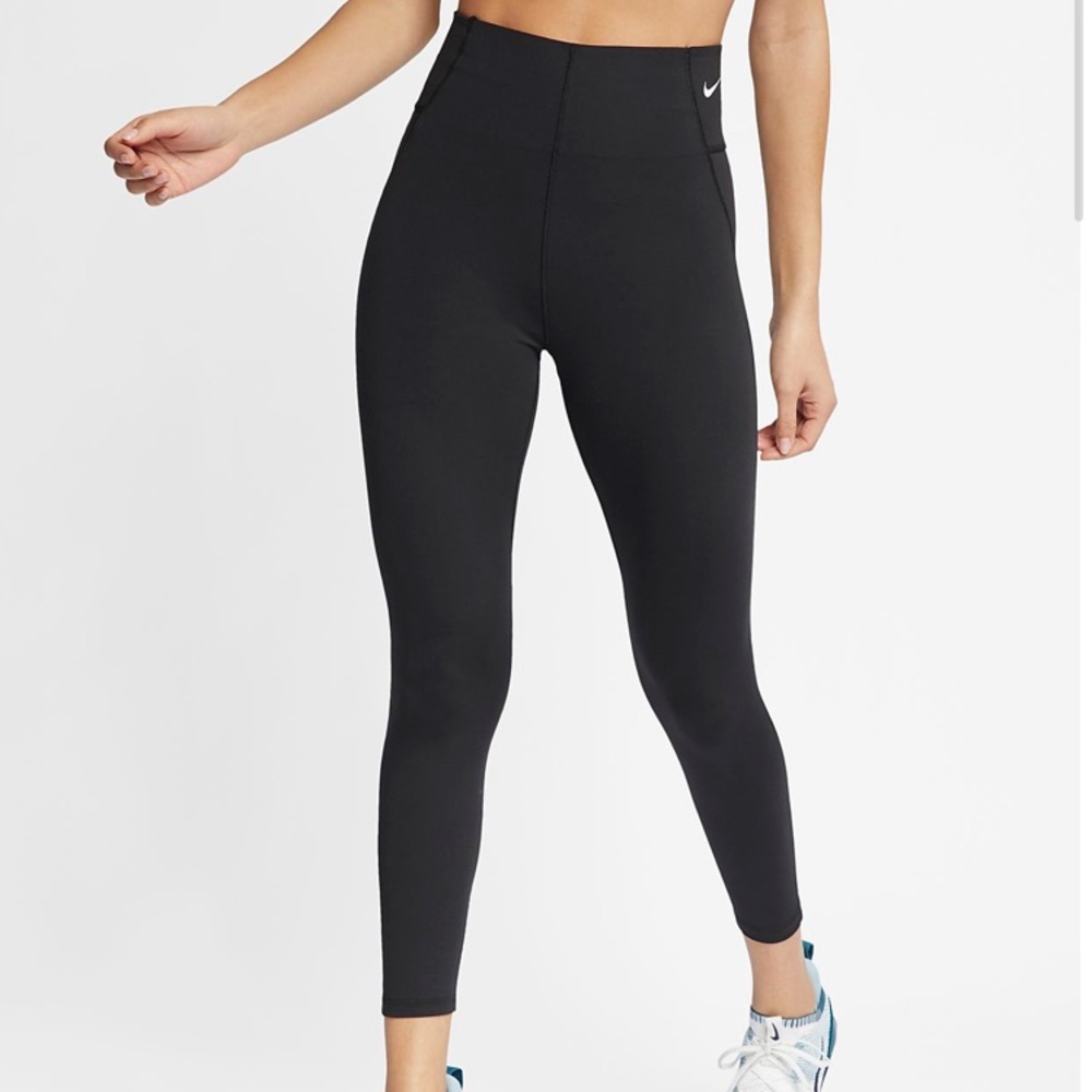 Nike Crop Black Leggings